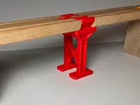 Pilier de pont pour circuit de train en bois — photo 2