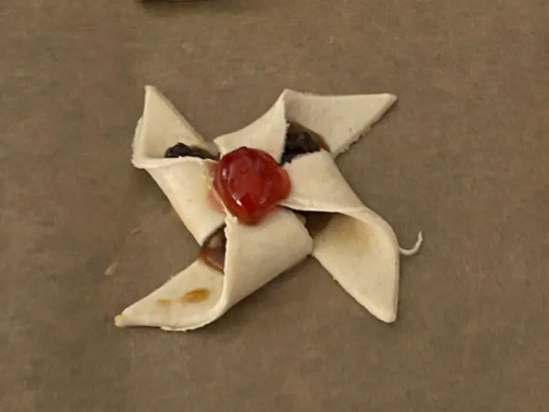 Sharp Pastry cutter
