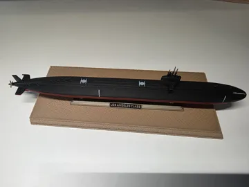 Tapa o cubierta: Los Angeles Class Submarine 1:350 (USS Dallas) — vista de referencia 4