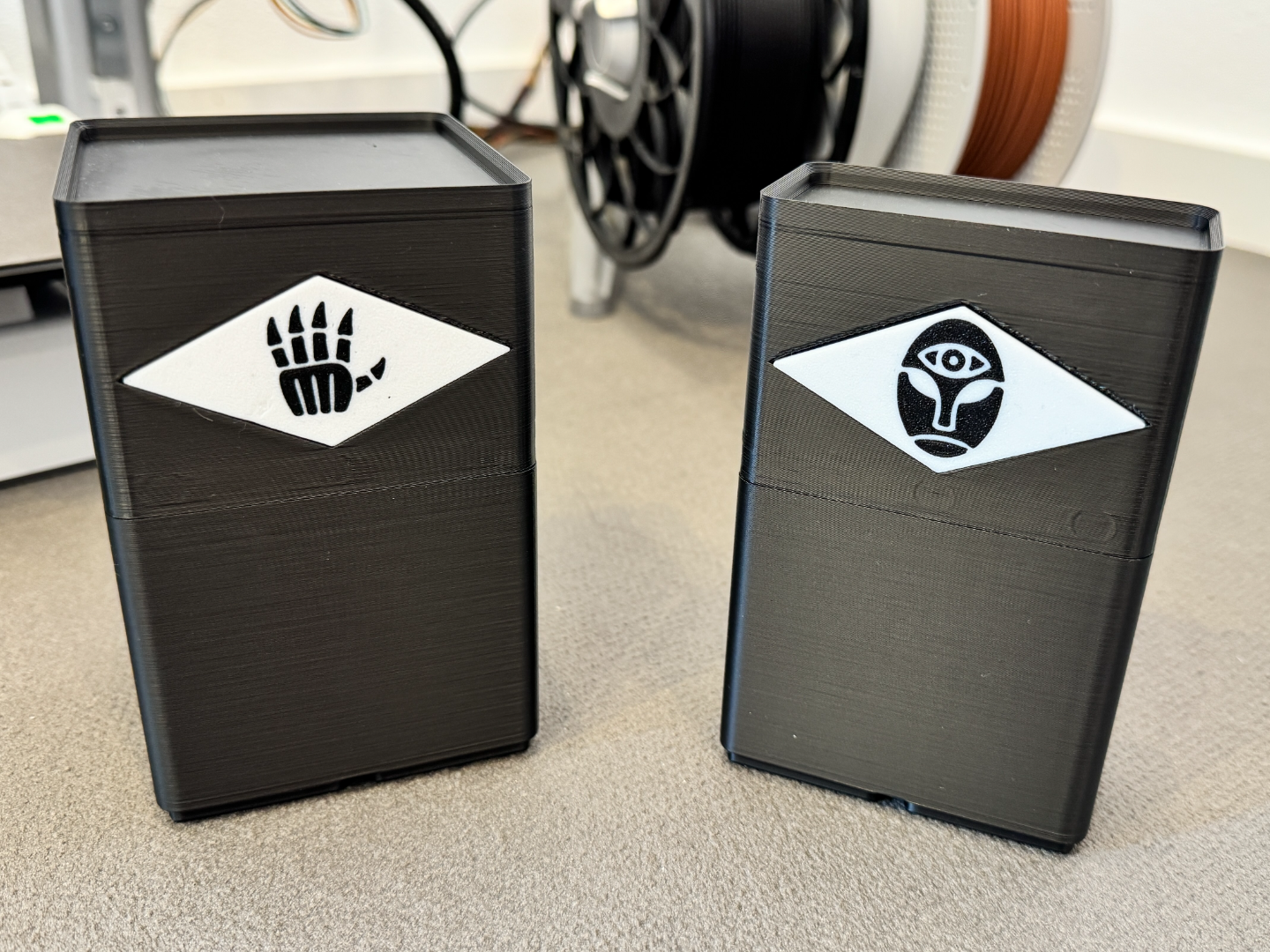 Gridfinity TCG Deck Box – Modular Emblems (19hu)