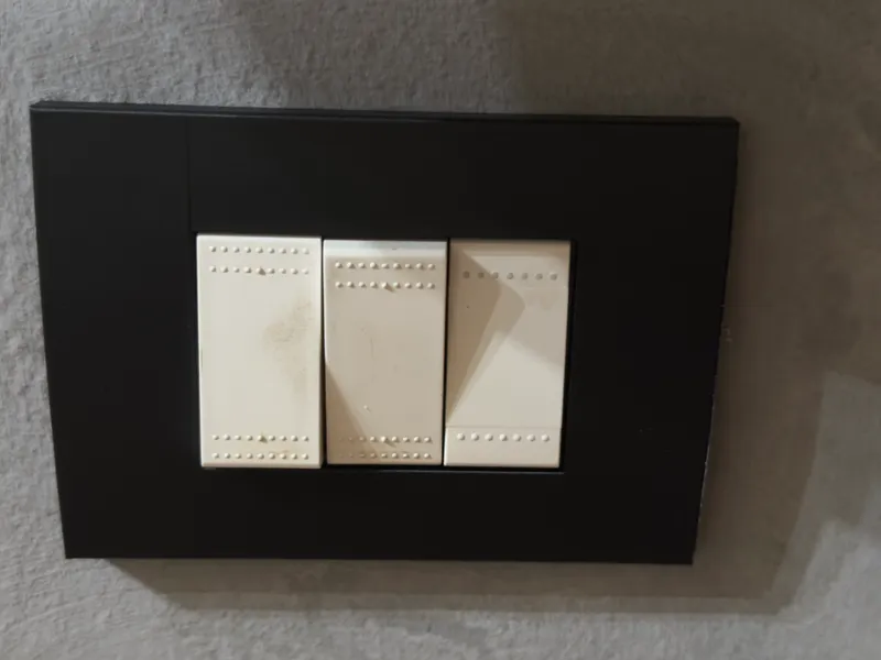 Placca bTicino serie Living Light a 3 moduli