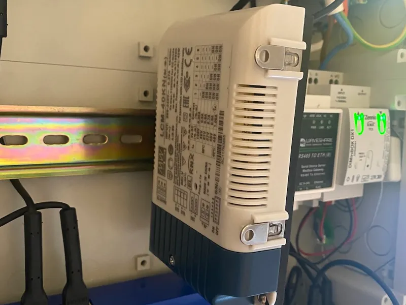 Meanwell LCM-40 DIN rail mount