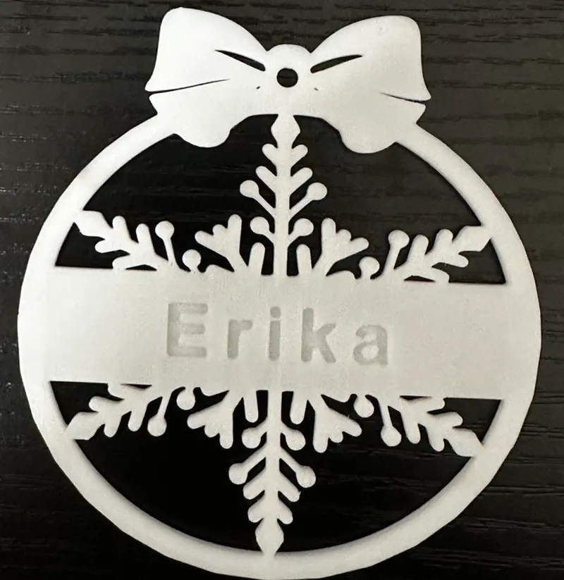 Pallina di Natale Erika (nome personalizzabile)