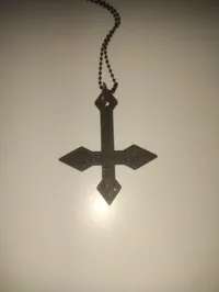 Croix démoniaque — porte-clés cosplay — photo 4