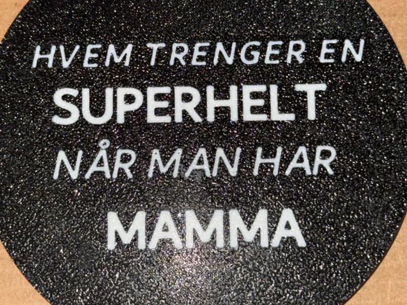 Glassbrikke "superhelt Mamma"