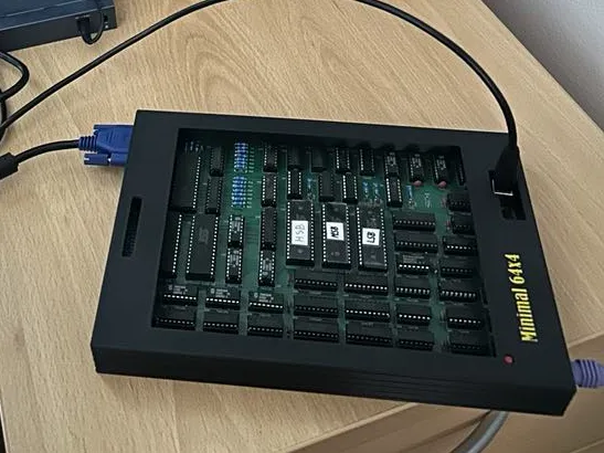 Minimal 64x4 Home Computer Case