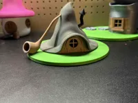 Maison de fée — chapeau et pipe de sorcier — photo 2