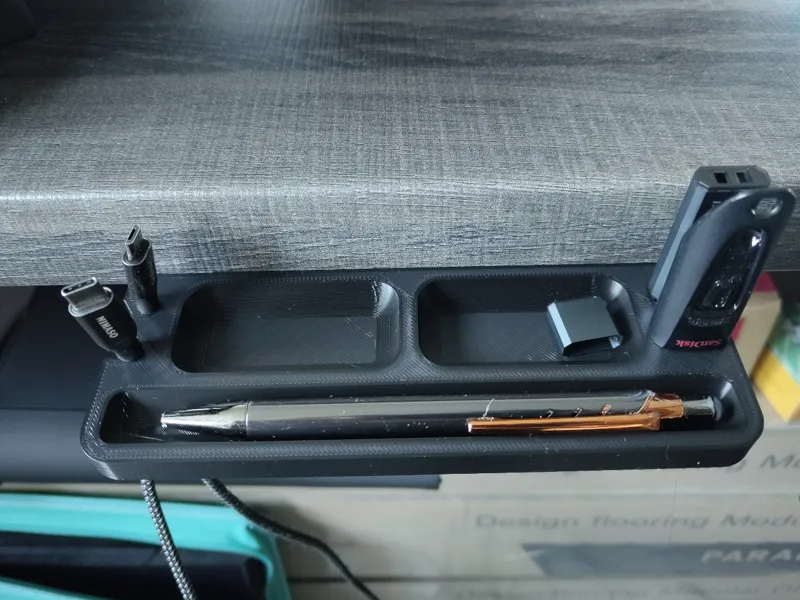 Desk tray