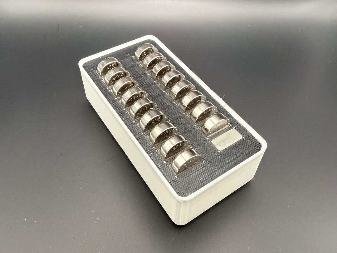 Gridfinity Bin 1x2 – LR44 Battery Holder