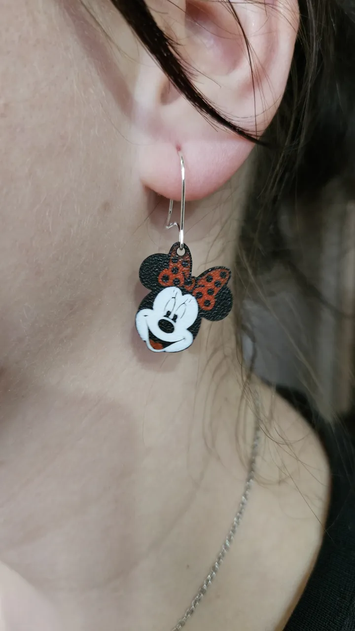 Minie earrings view 3