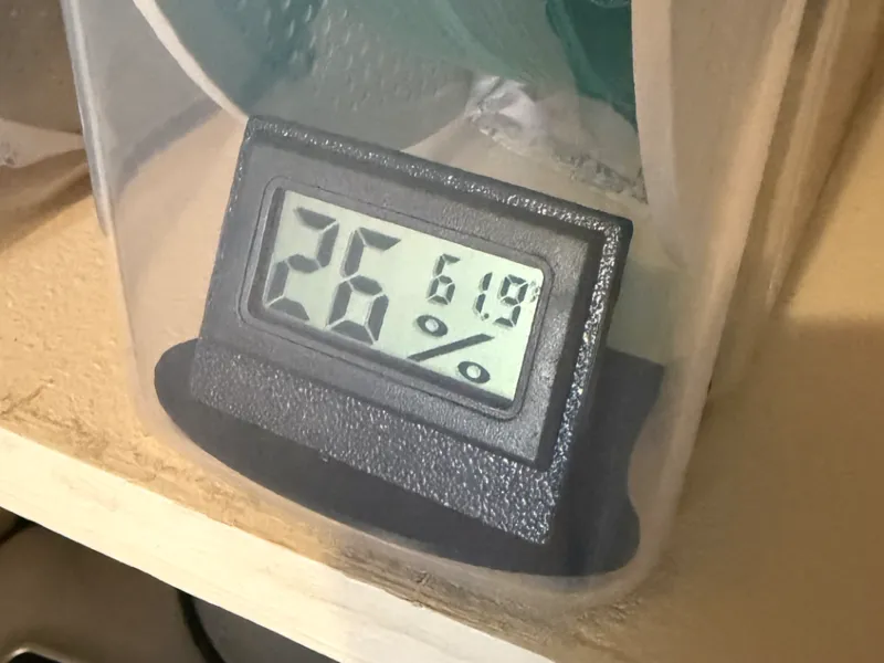 Hygrometer Stand for Cereal Box - rectangular