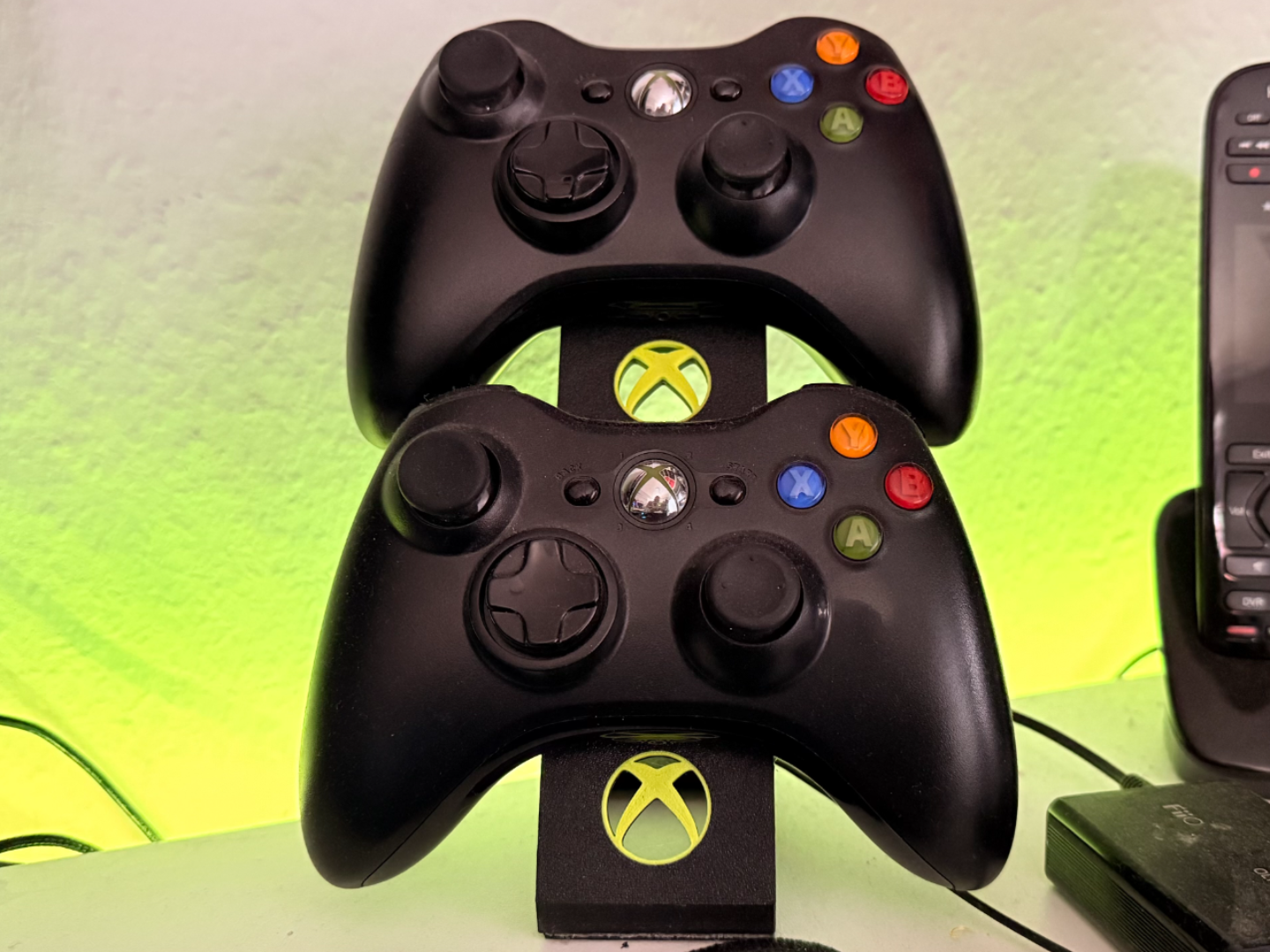 Dual Xbox 360 Controller Vertical Stand