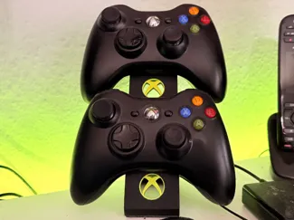 Dual Xbox 360 Controller Vertical Stand