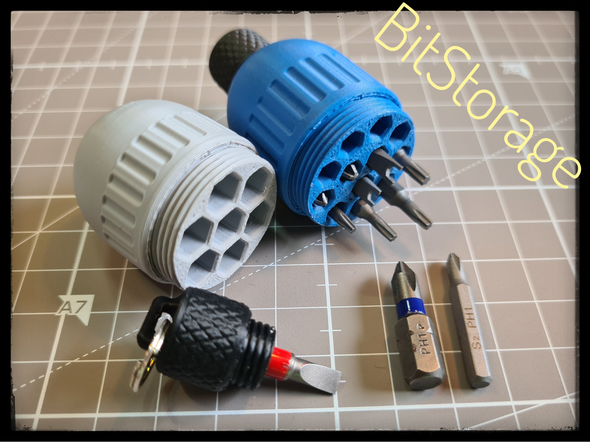 Bithalter mit Magnet und Container