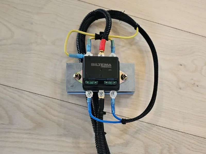 Relay holder for Volvo 242 trunk