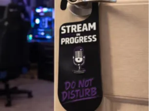 Stream In Progress Do Not Disturb door hanger -mic
