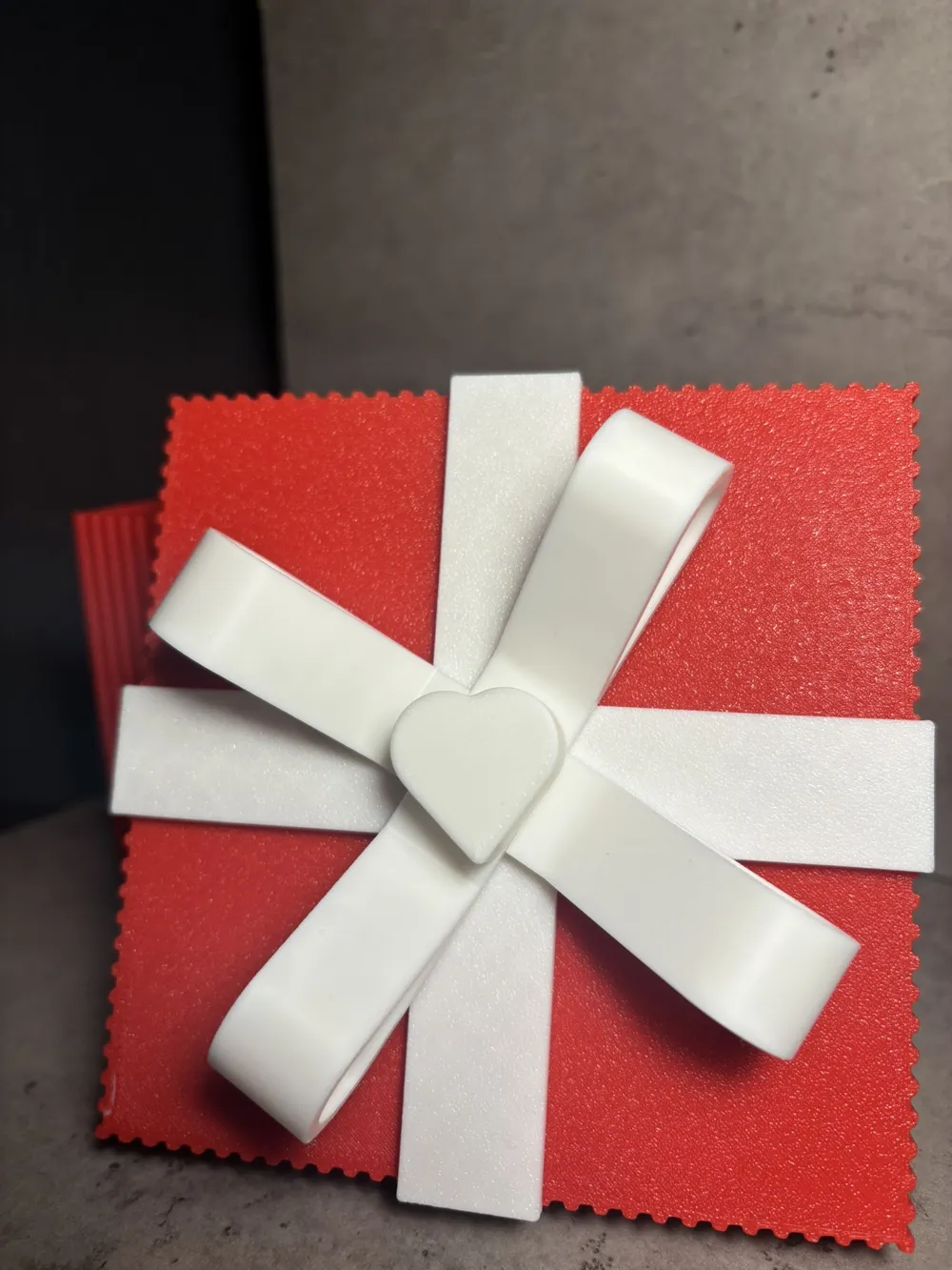 Christmas Gift Box with Heart - Free 3D Print Model - MakerWorld