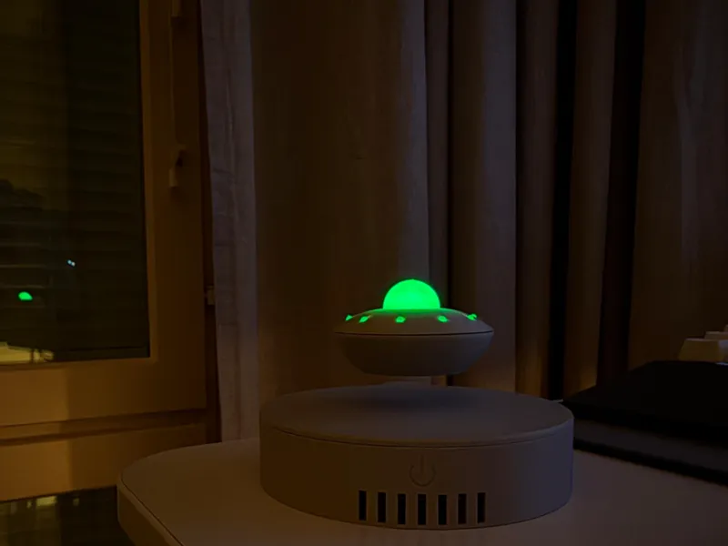 Magnetic levitation UFO