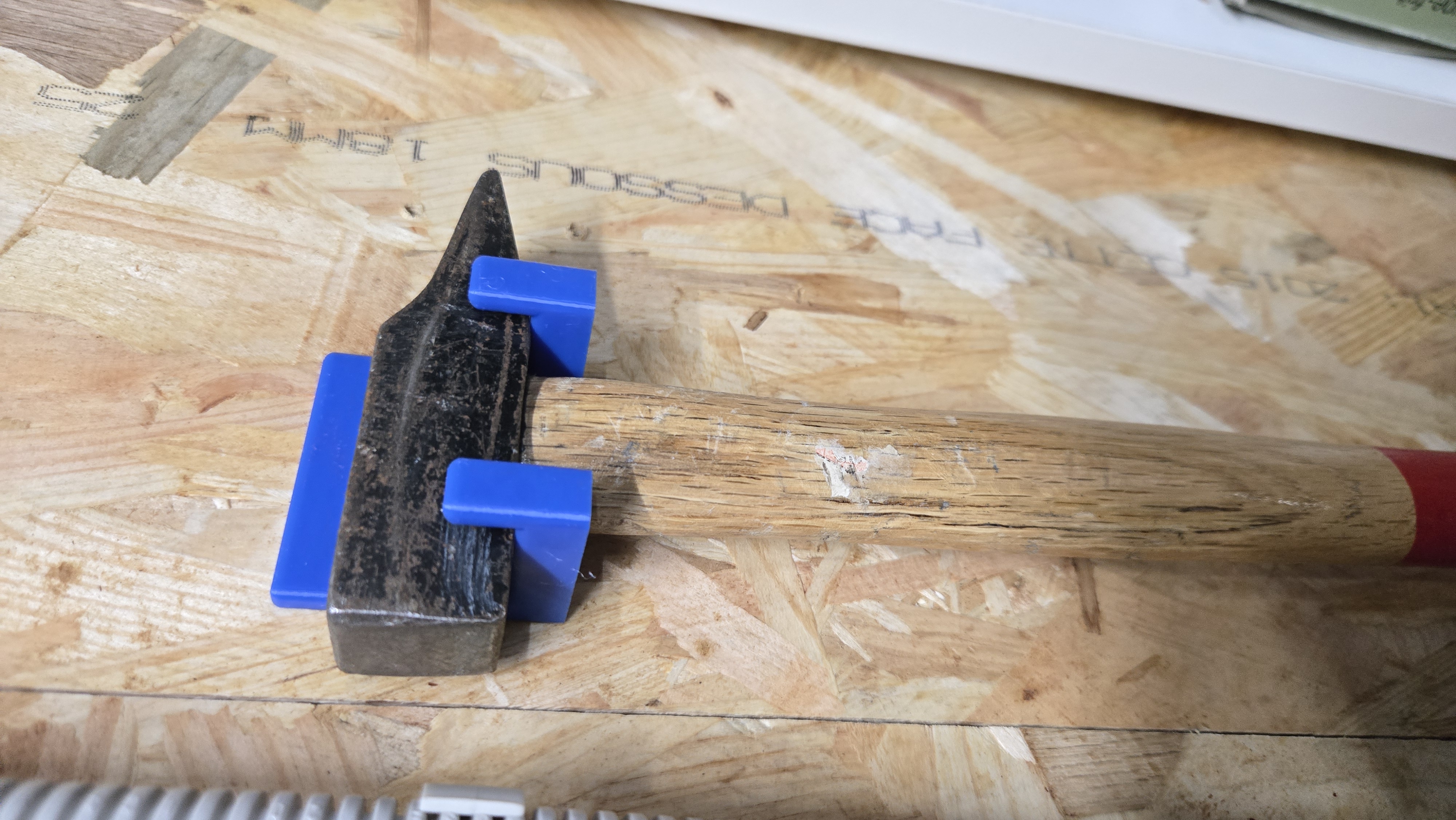 Miniatura 2 do modelo 3D Parametric Hammer Wall Mount