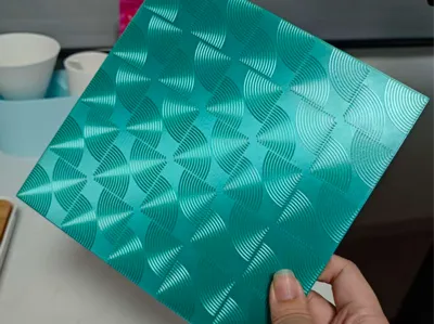 Wavy Filigree - Jade Arc