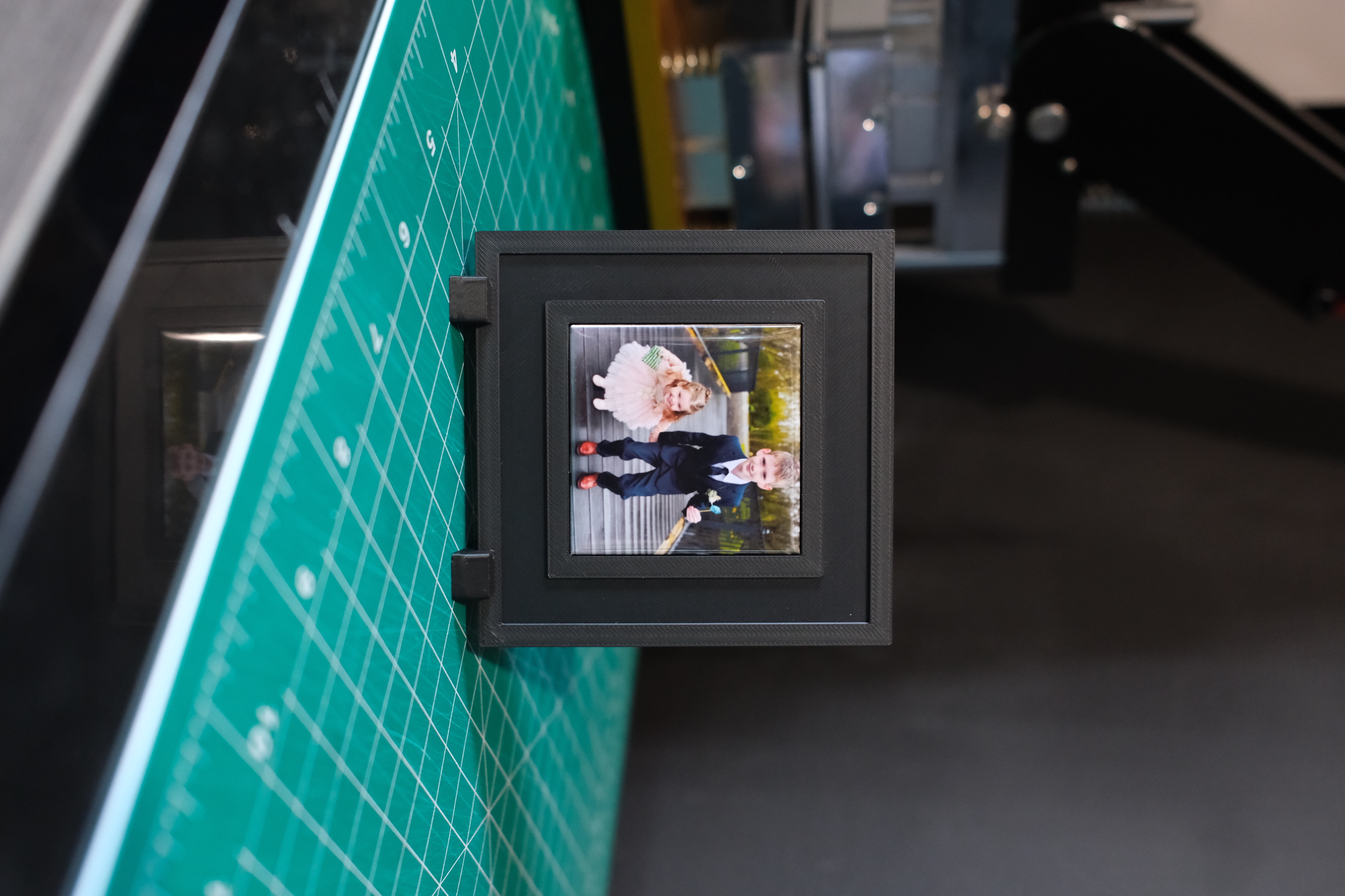 Modern 1 Photo Magnet Frame