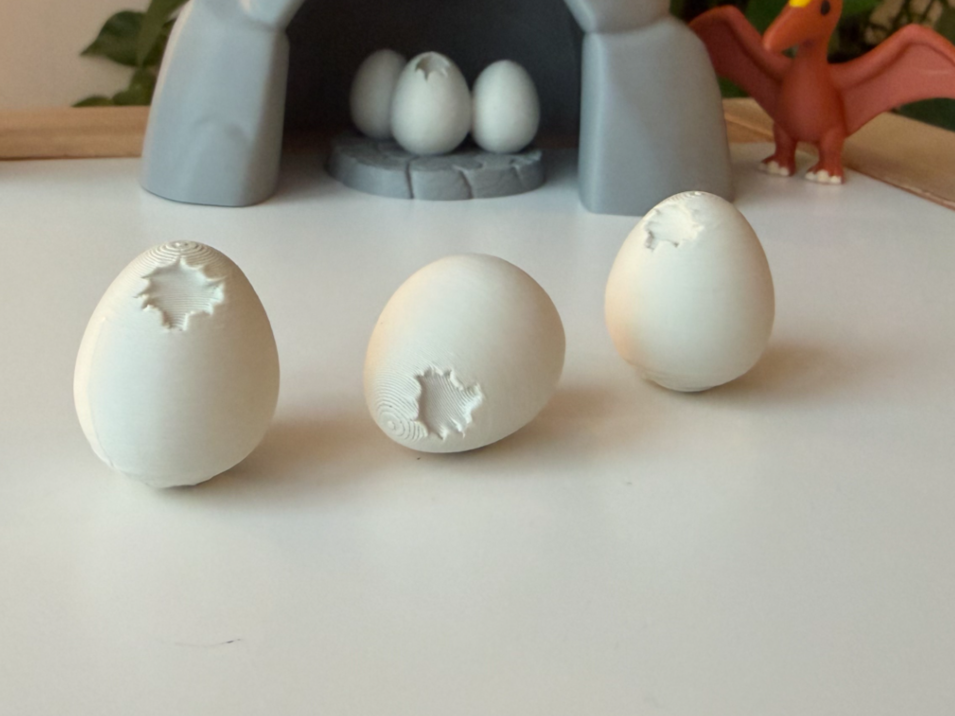 Speckled egg / hatching egg