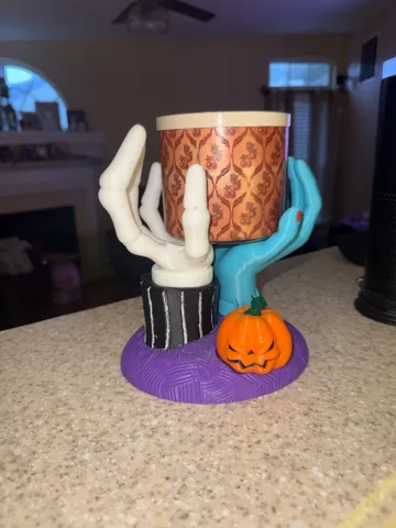 Accesorio de iluminación decorativa: Nightmare Before Christmas 3 wick Candle Holder — vista de referencia 2