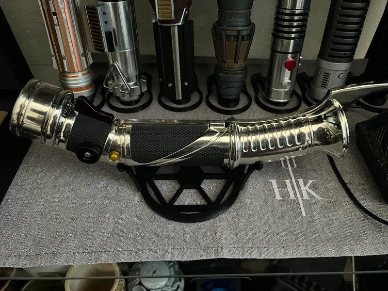 Count Dooku's Lightsaber Stand