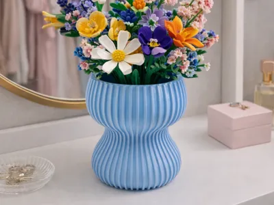 Contour Ridge Vase