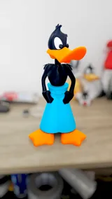 Фигурка Daffy Duck в комична поза
