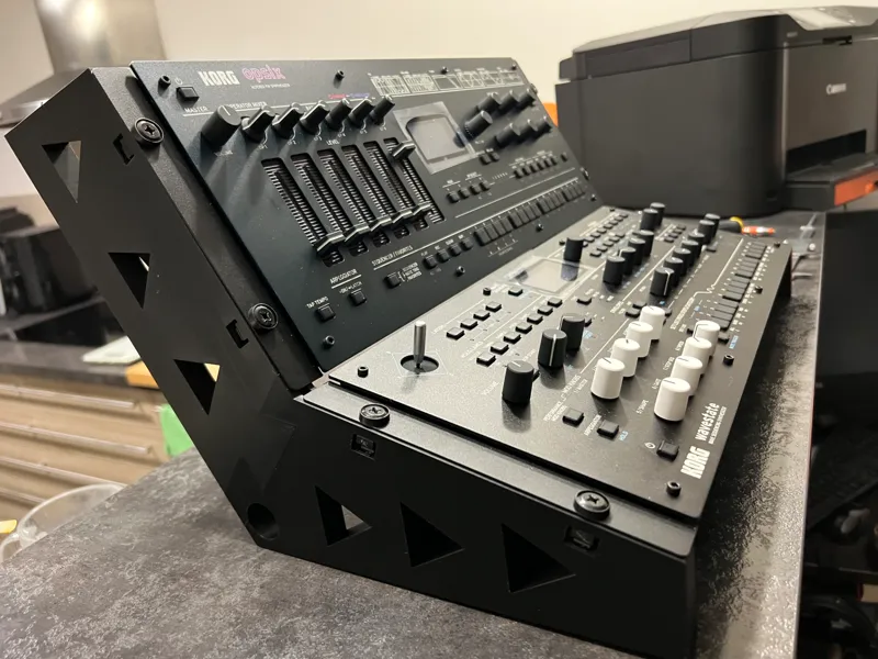 stand Korg module 2u