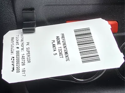 Soporte para tickets de parking