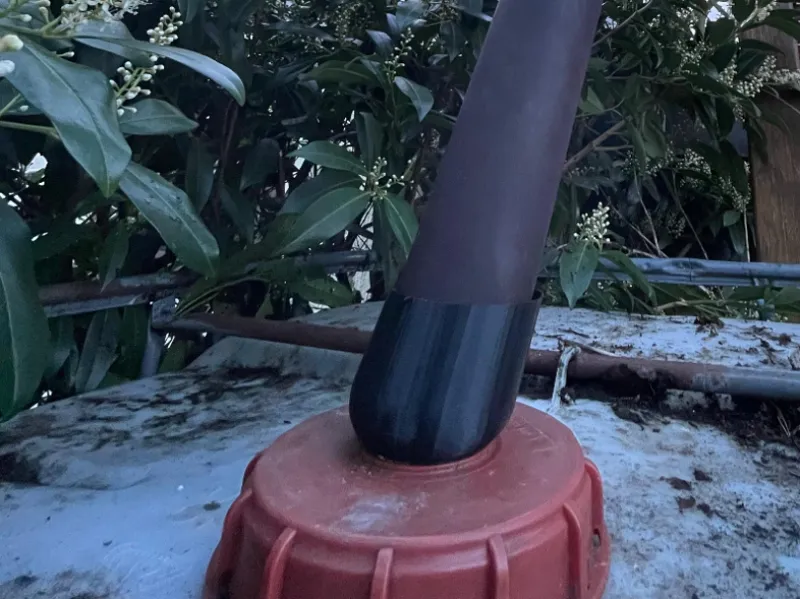 Verjüngung 75mm Fallrohr auf IBC Speicher