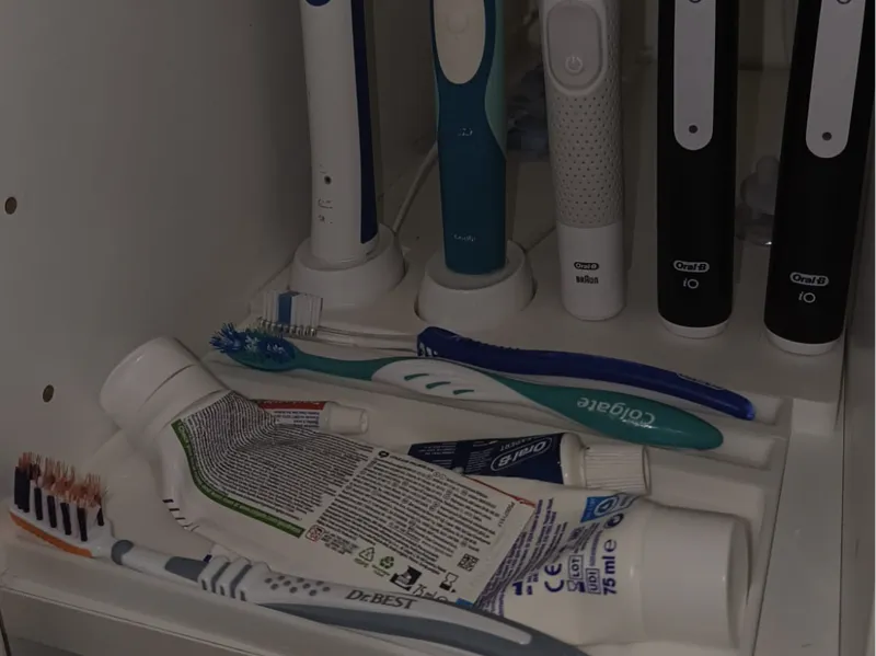 adaptive tooth brush organiser V2