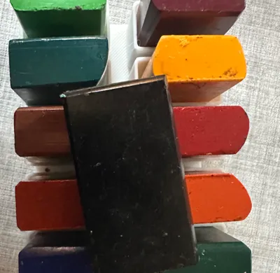 Wax crayon blocks holder