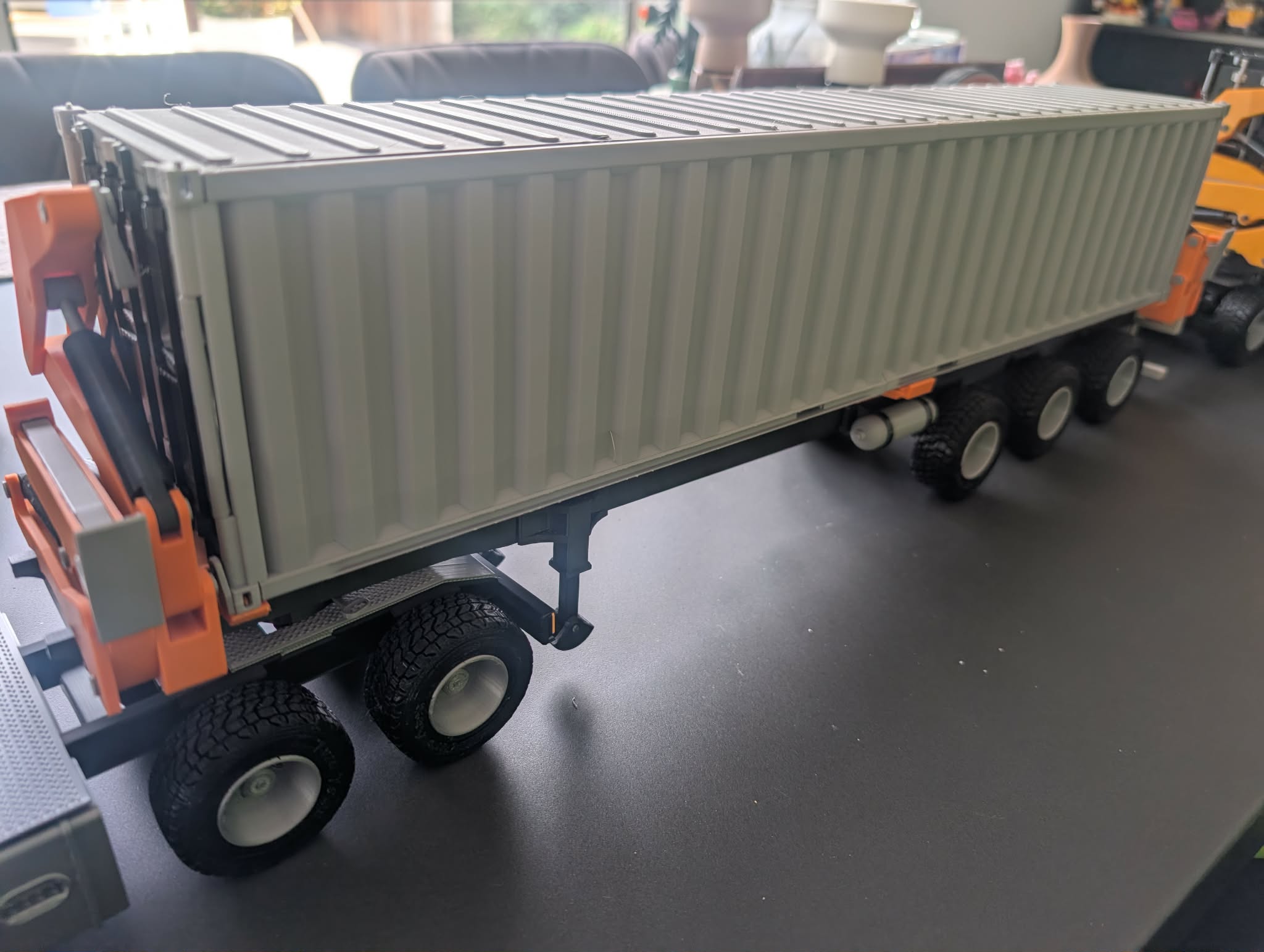Miniatura 2 do modelo 3D stackable 40ft shipping container 