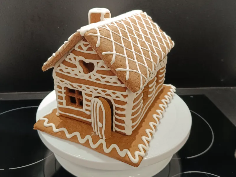 Gingerbread house cookie cutter + stamps