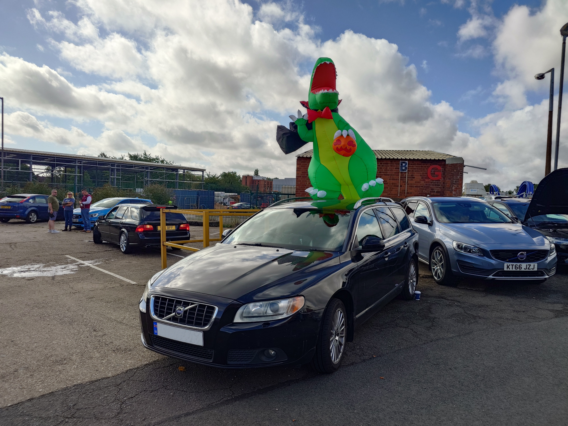 Dinosaur on V70
