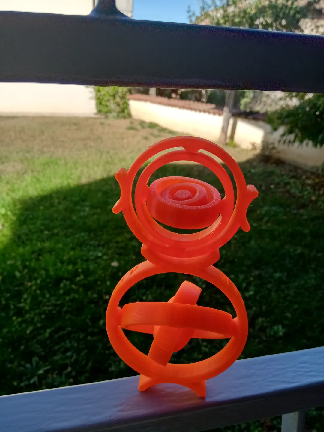 Gyroscope fidget pour le bout des doigts