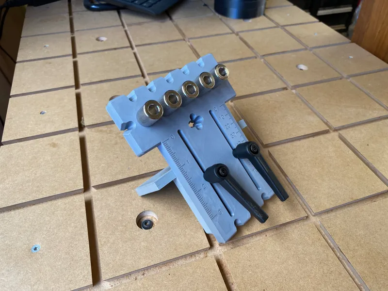 Adjustable Dowelling Jig - Imperial & Metric