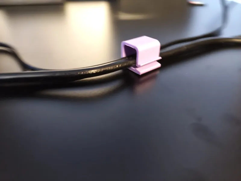 Cable clip