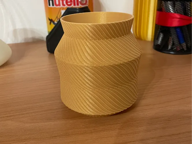 Desk vase/pen holder