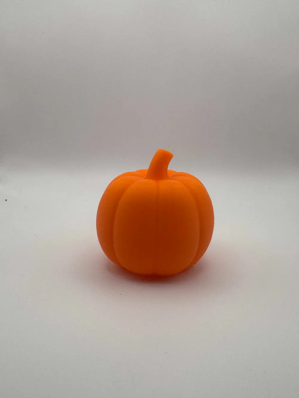 Pumpkin Buddy – smiling pumpkin figurine - Free 3D Print Model - MakerWorld