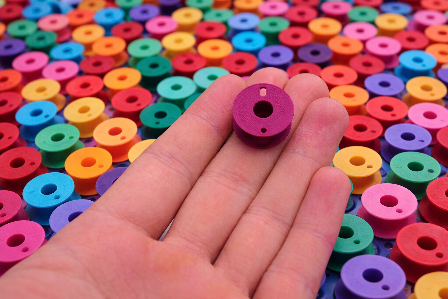 Miniatura 1 do modelo 3D Sewing Bobbin