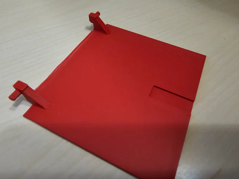 Useless Box flap with stronger hinge