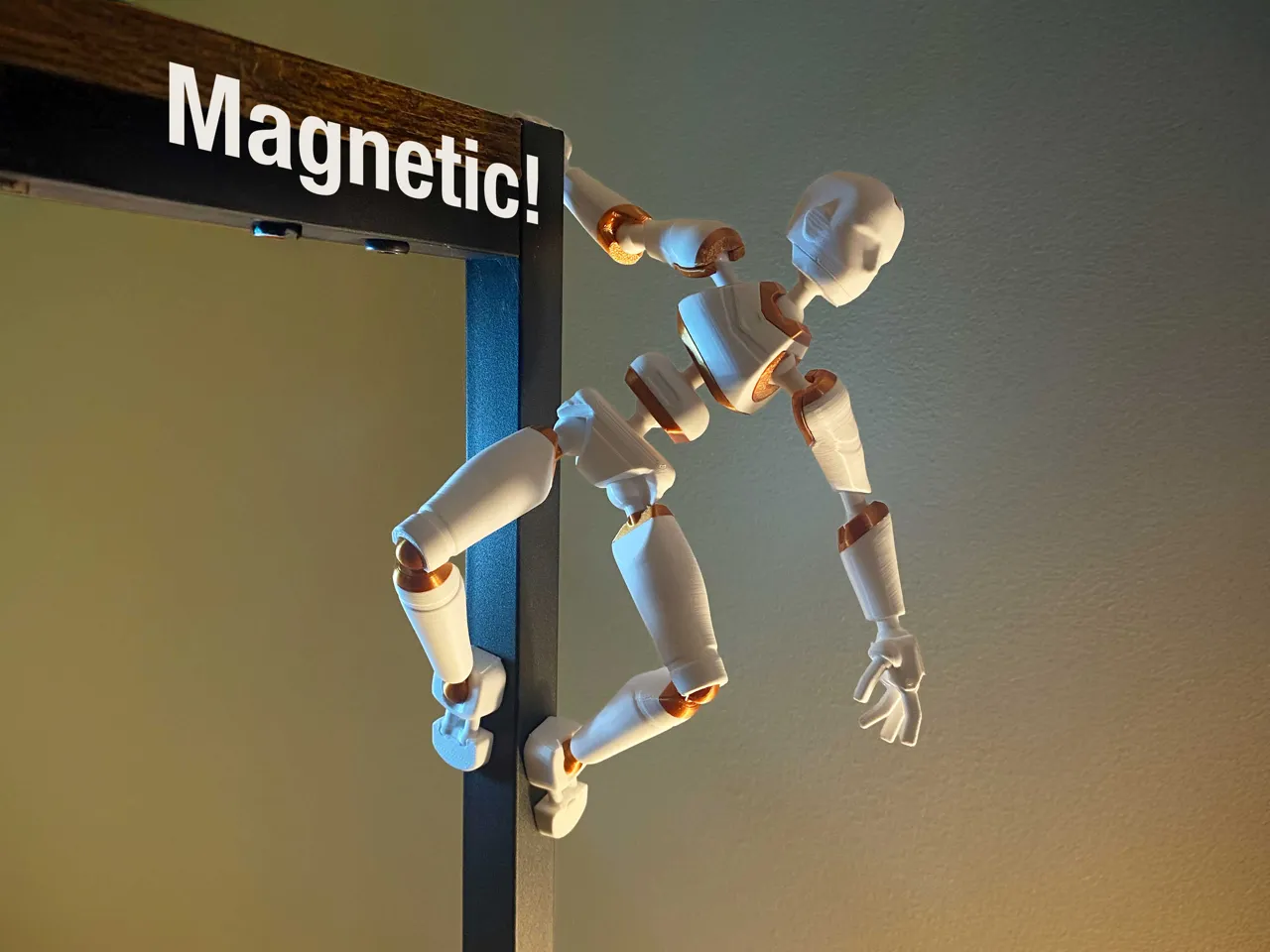 Manne - Articulated Art Reference Figure view 2