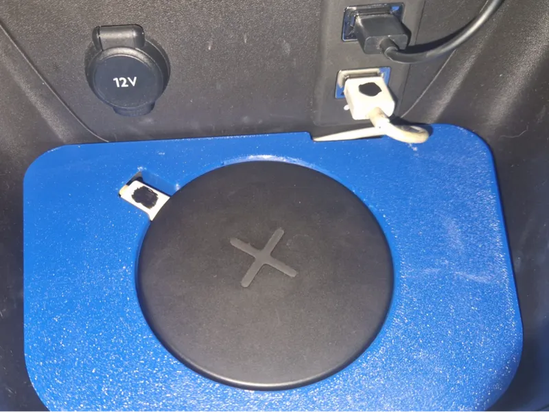Opel Crossland IKEA wireless charge charger mount