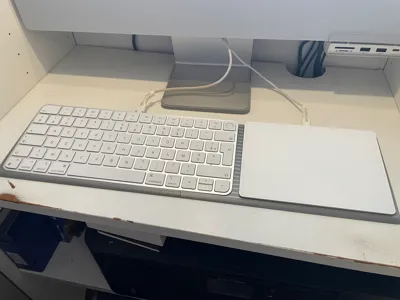 Apple - Magic Keyboard  & Magic Trackpad 2