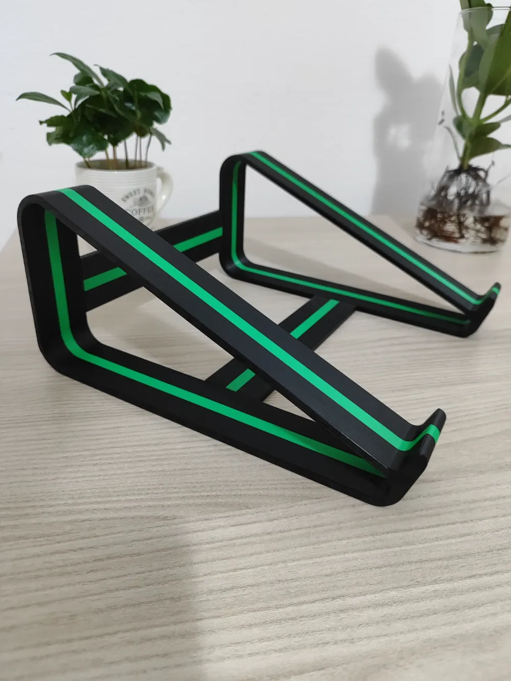 Gaming laptop stand - Big notebook riser by Terence_3D - MakerWorld