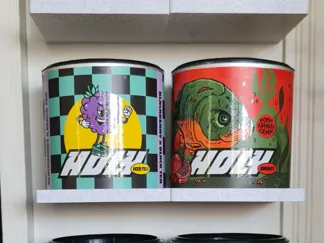 Holy cans wall bracket